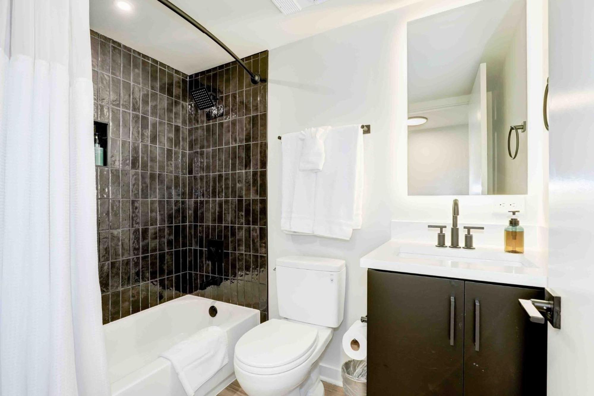 2Br Comfort Apartment In Prime Location 알링턴 외부 사진